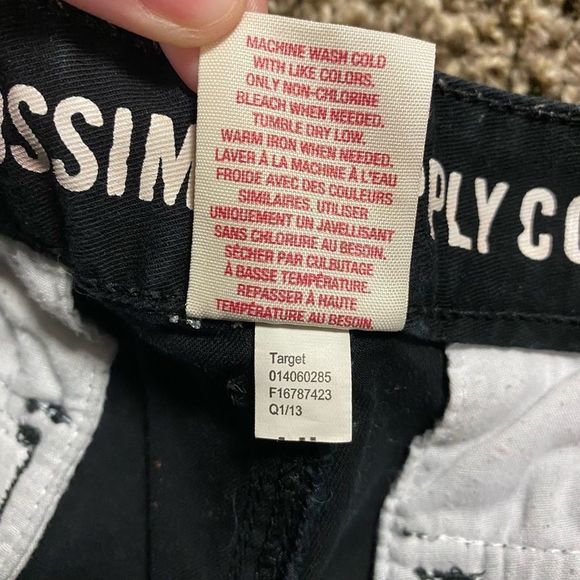 Mossimo SUPPLY CO | Women’s Black Shorts - Picture 4 of 4